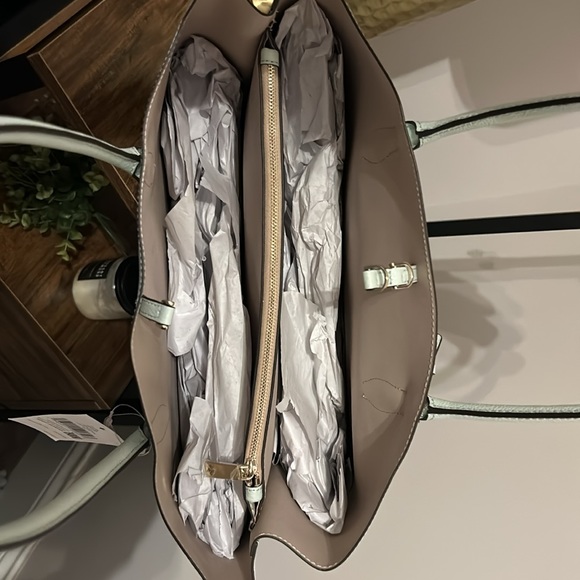 Kate Spade Large Tote $449 - Picture 6 of 8